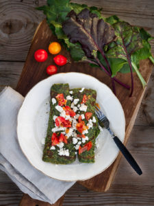 Bild på glutenfria pannkakor av rödbetsblast.