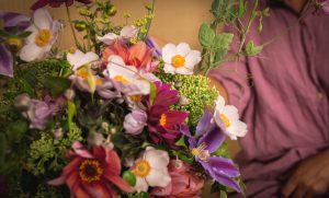 Saras första blomsterarrangemang