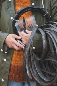 Sara redo att installera solcellsbevattning