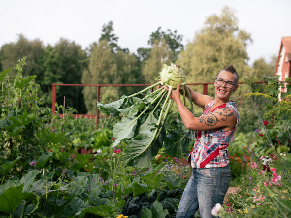 Pressbild: Sara Bäckmo i Skillnadens Trädgård